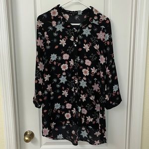 My Michelle L black floral cold shoulder tunic blouse Like New